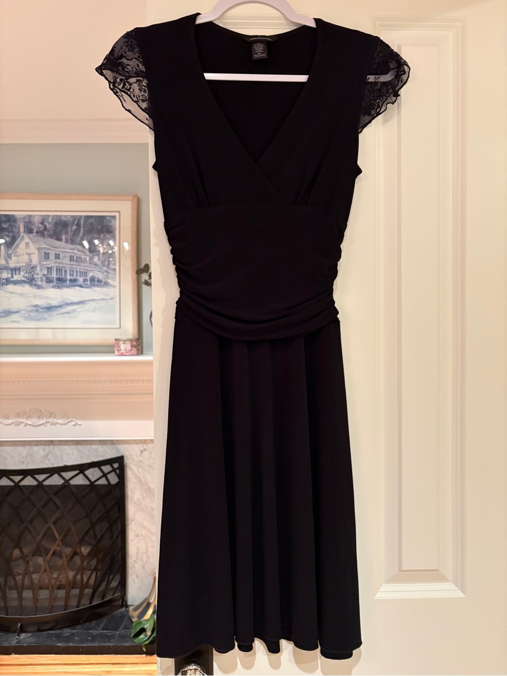 Elegant Black Lace Sleeve Women's Dress